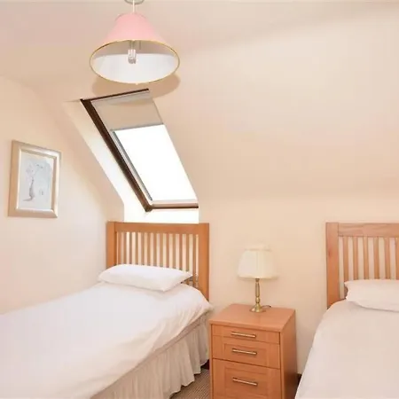 Apartment Direct Access! Floor